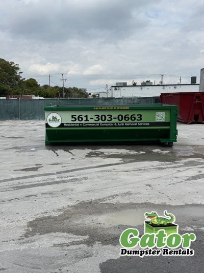 15 yard roll-off dumpster rental in Palm Beach County for home cleanouts, remodeling debris, roofing projects, and junk removal